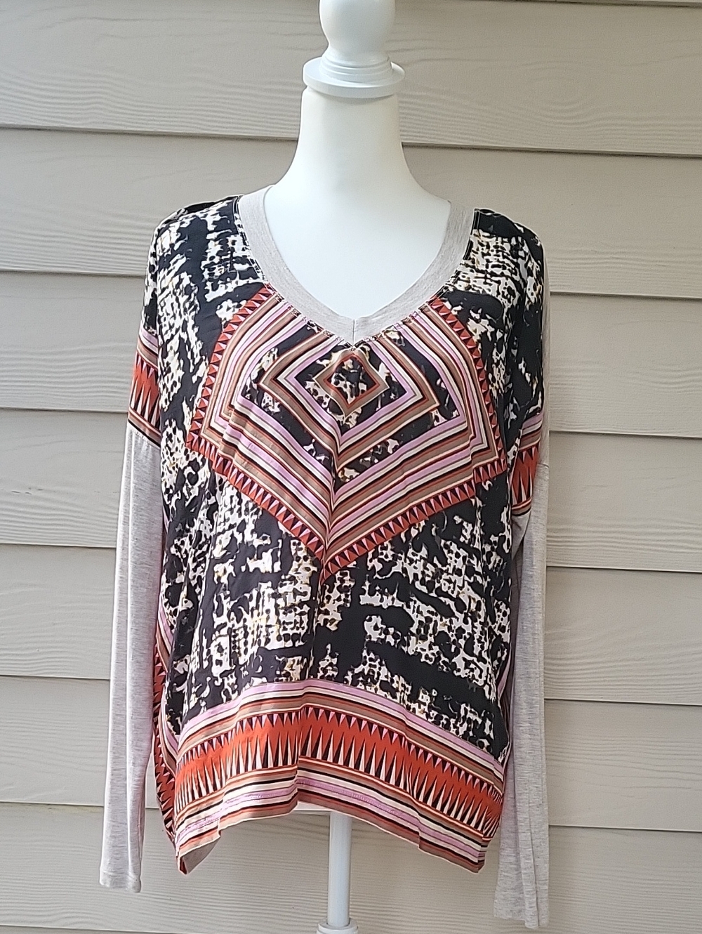 Cabi Mixed Print Long Sleeve Top Small Geometric V-Neck Boho Stretch Knit